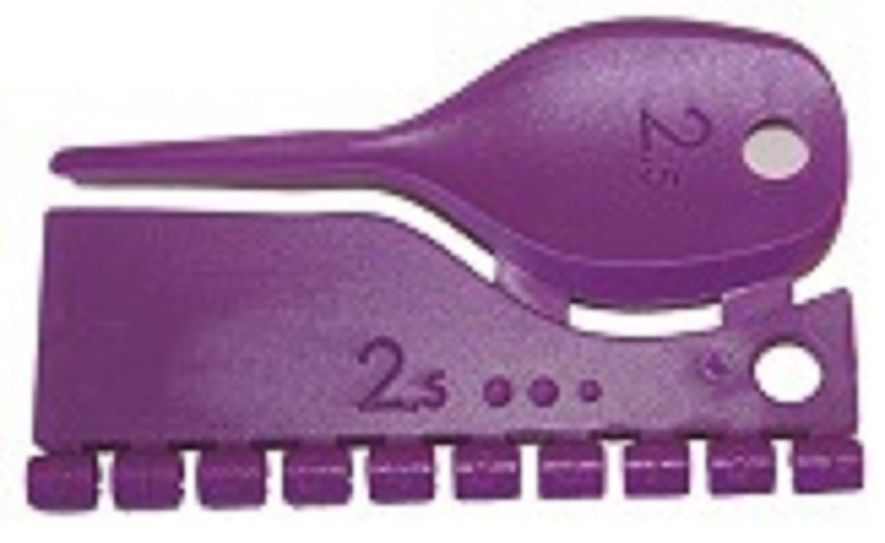 SisalFibre ap25 - Plastic Finch Split Leg Bands with tool - Close up - Easy to use plastic leg bands.